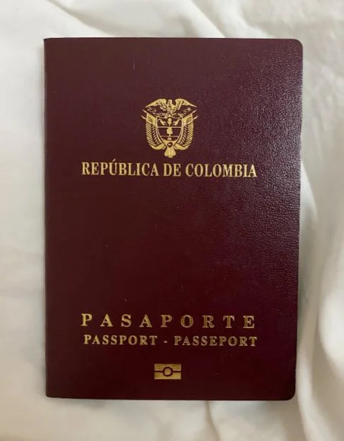 Fake Colombian passport
